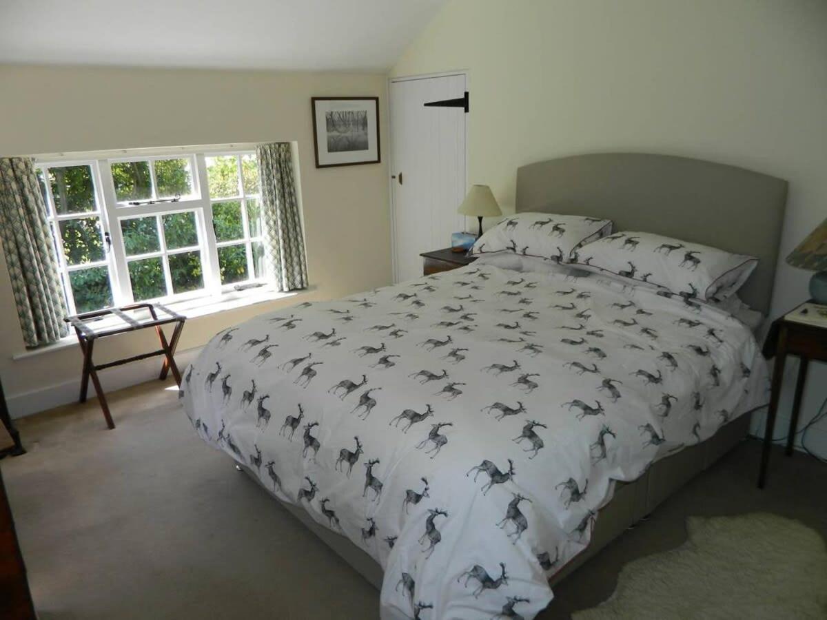 River Cottage A Country Retreat In Wooded Gardens East Stoke  Exterior photo